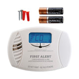 SkuImg;CO7P01DA;CO7P01DA_c4-6.jpg;Front Facing CO7P01DA Plug-In CO Alarm with display and accessories