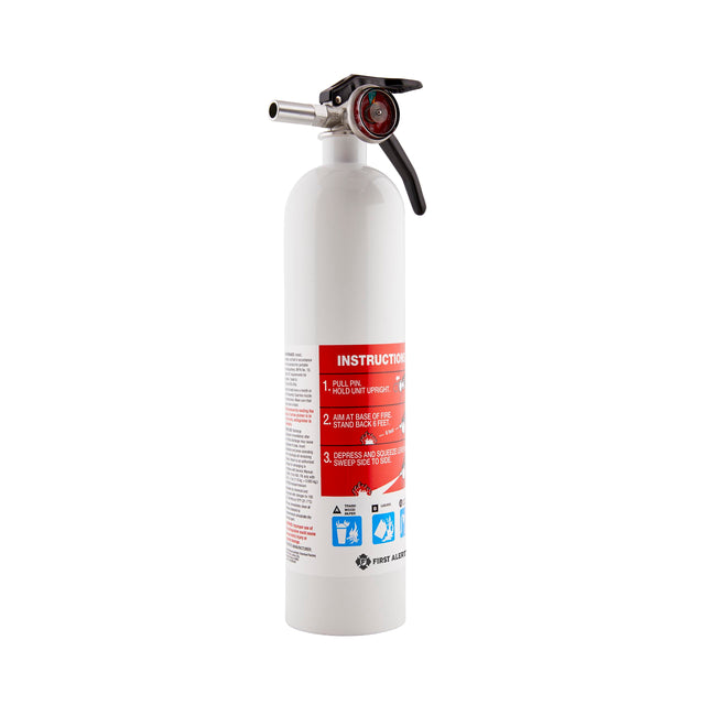 ProdImg;FE1A10GR-M;Marine1_FE1A10GR_angle-c2-6.jpg;MARINE1 Rechargeable Marine Fire Extinguisher UL Rated 1-A:10-BC